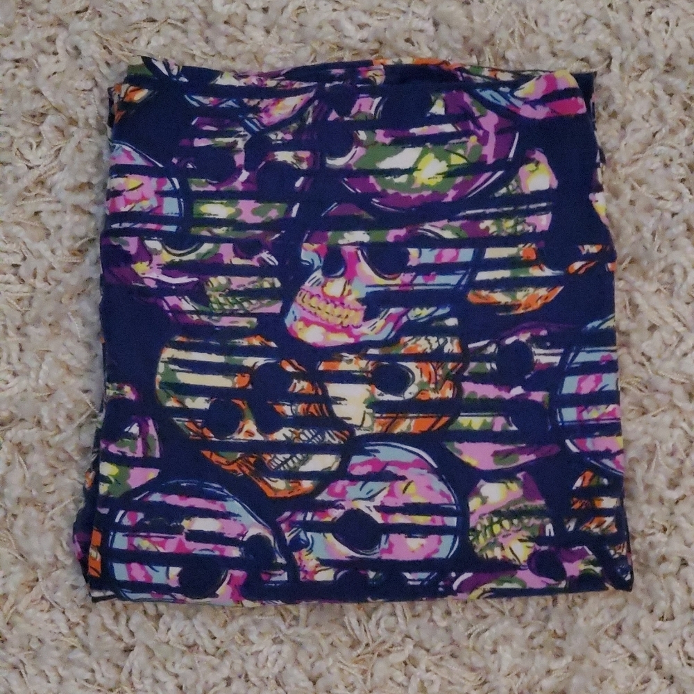 Colorful skull leggings